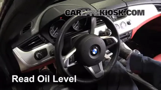 2011 BMW Z4 sDrive30i 3.0L 6 Cyl. Aceite Controlar nivel de aceite